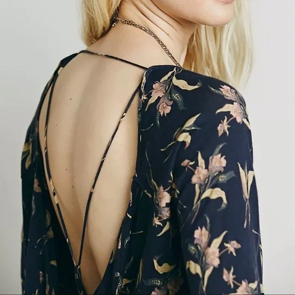 Free People Anthropologie Elsa Floral Print Twisted Open Back Shirt Blouse Top - Picture 4 of 8